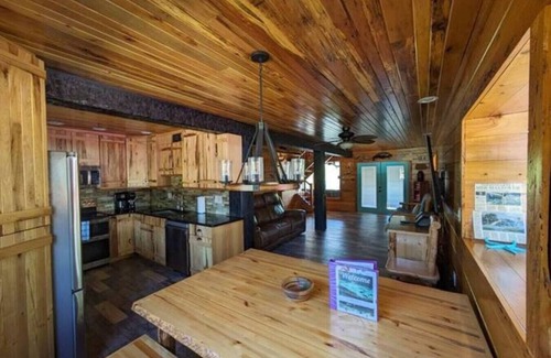 Spring Hill Cabin | River Run Retreat Weeki Wachee