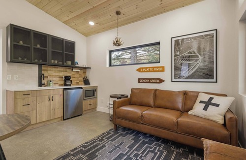 Grant Cabin | River Run, Sauna & Cold Plunge, Creekside Cabin