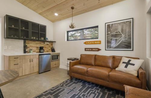 Grant House | River Run Sauna & Cold Plunge Creekside Cabin