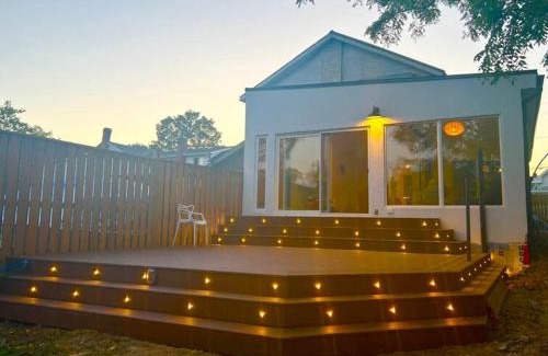 Belleville House | River Runs Through It
