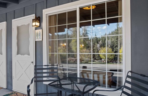 Almont House | River's Edge Retreat: Your Launchpad for Colorado's Outdoor Wonders