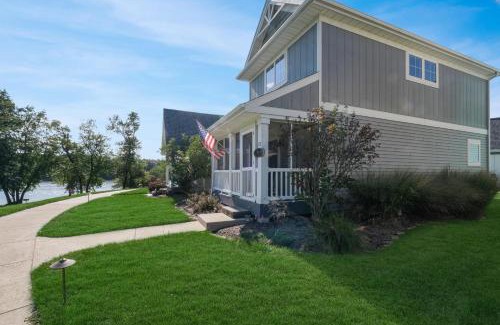 Ottawa House | River Shores Cottage