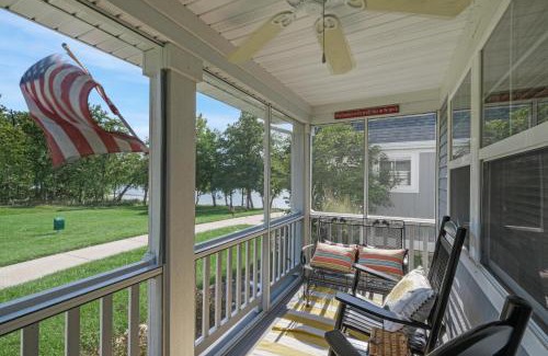 Ottawa House | River Shores Cottage