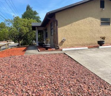 Old Grove Apartment | River Side Downtown 3 mins away!