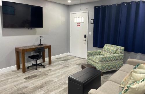 Old Grove Apartment | River Side Downtown 3 mins away!