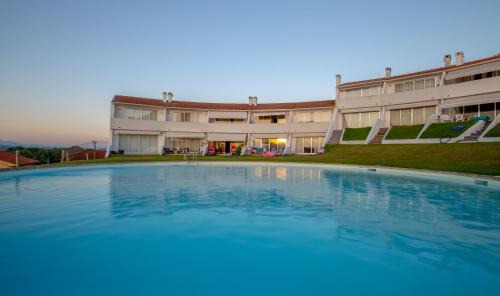 Gondarem House | River-side Villa