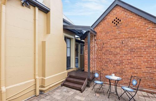 Maclean Apartment | River Street Heritage Apartment