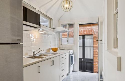 Maclean Apartment | River Street Heritage Apartment