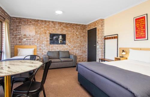 Ballina Hotel | River Street Motel