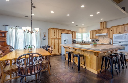 Three Rivers House | River Trail House - River and 4 Bedrooms