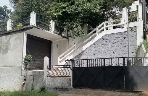 Kandy Apartment | River Valley Holiday Retreat Ground floor ensuite