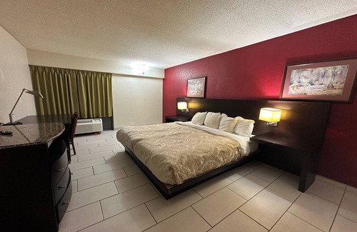 Fort Smith Hotel | River Valley Inn and Suites By Belvilla