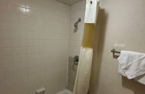 Fort Smith Hotel | River Valley Inn and Suites By Belvilla