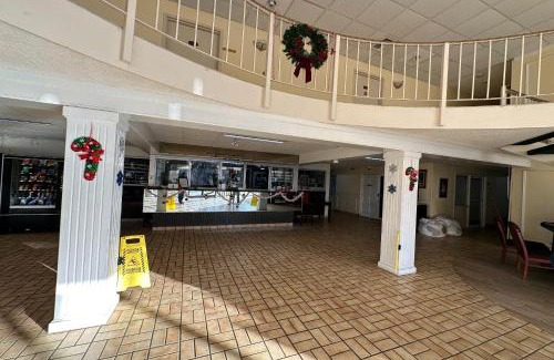 Fort Smith Hotel | River Valley Inn and Suites By Belvilla