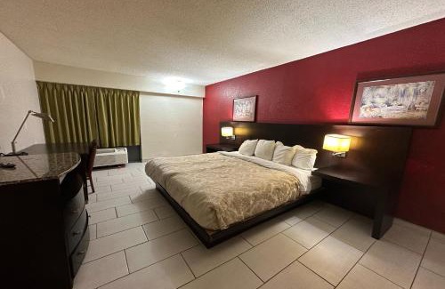 Fort Smith Hotel | River Valley Inn and Suites By Belvilla