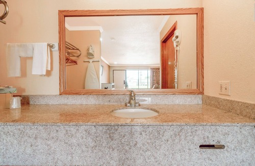 La Grange Hotel | River Valley Motor Inn