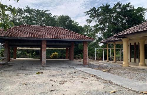Kampung Abi House | River Valley Roomstay