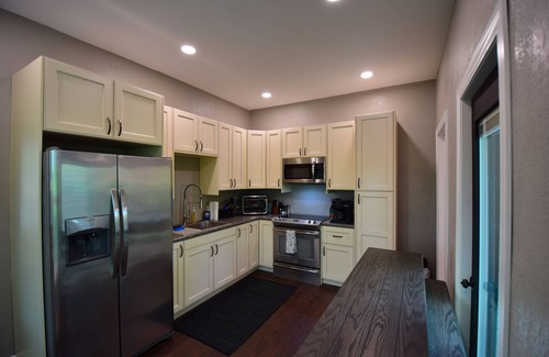 Iowa Falls House | River View #1 - Charming 2-bedroom house with AC, WiFi in serene Iowa Falls