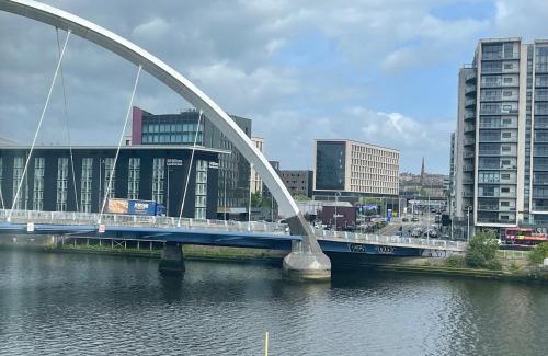 Glasgow Apartment | River view Apartment