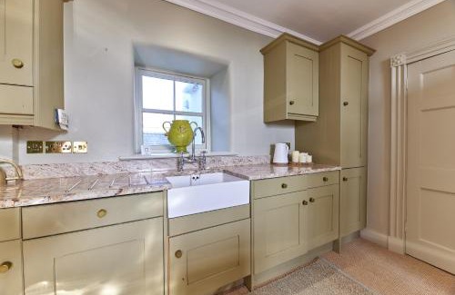Berwick-upon-Tweed House | River View: Characterful Townhouse, Stunning Views