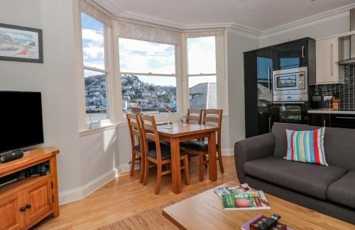 Dartmouth Apartment | River View