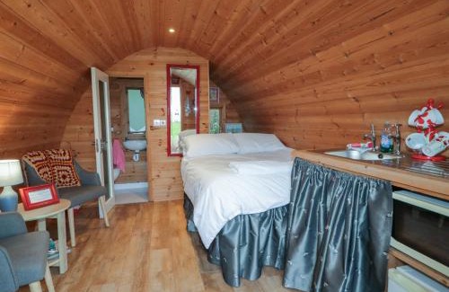 Muff House | River View Pod