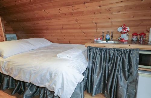 Muff House | River View Pod