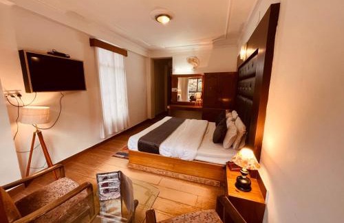 New Manali Hotel | River view Resort - Affordable Luxury stay near manali mall road