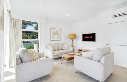 Te Rapa House | River View Retreat, Luxury & central - By KOSH BNB