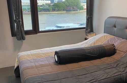 Khlong Ton Sai Apartment | River view