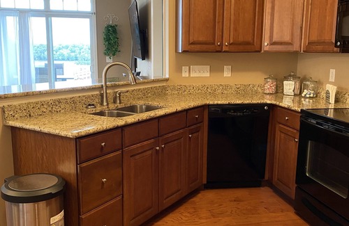 Grafton House | River View TH w/Patio- 1 block from Main St