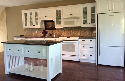 St. Catharines House | River Views | Pool Table | EV Charger | Hiking Trails | Near Niagara Falls