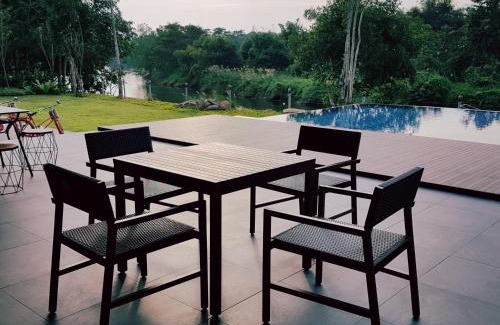 Chanthanimit Hotel | Riverawan Hotel