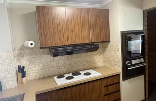 Wagga Wagga Apartment | “Riverbank Retreat” Central unit on the river Rooms and spaces