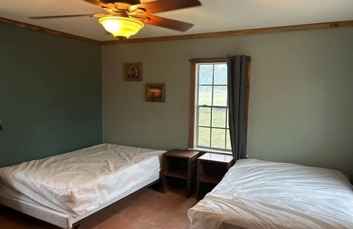 Concan Hotel | Riverbend on the Frio Motel 11