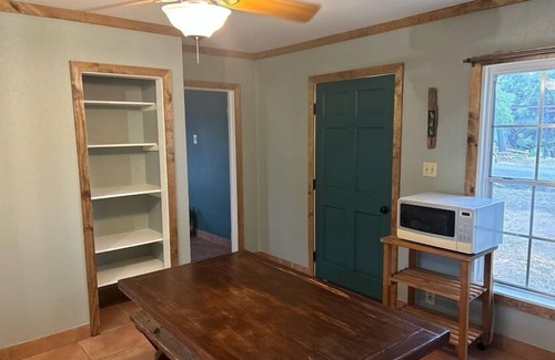 Concan Hotel | Riverbend on the Frio Motel 11