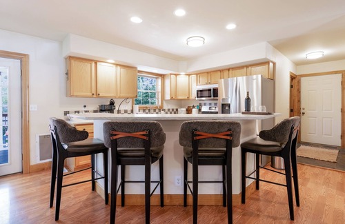 Gypsum House | Riverfront Access on the Eagle River - Private Hot Tub - Fishing/Rafting/OHV