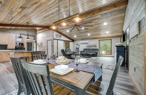 Golden Cabin | Riverfront Broken Bow Cabin w/Private Hot Tub!