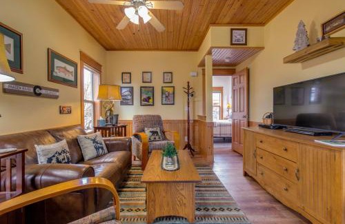Granby House | Riverfront Cabin 4 Mi to Granby Ranch