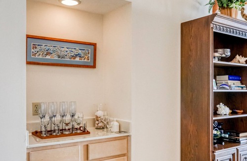 North Fort Myers Condo | Riverfront condo with tennis courts, screened patio & washer/dryer