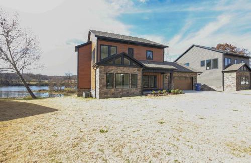 Cotter House | Riverfront Cotter Home Close to Trout Fishing!