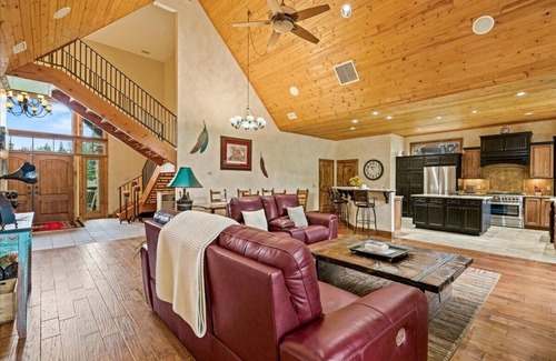 Ridgway House | Riverfront Dream House 4 Bedroom/Loft 3.5 Bath