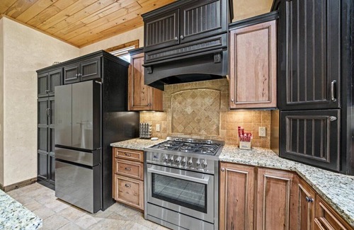 Ridgway House | Riverfront Dream House 4 Bedroom/Loft 3.5 Bath