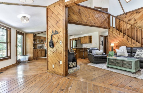 Ellijay Cabin | RiverFront/Fenced/LOVEDogs/KingBeds/Sauna/Steam
