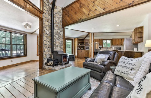 Ellijay Cabin | RiverFront/Fenced/LOVEDogs/KingBeds/Sauna/Steam
