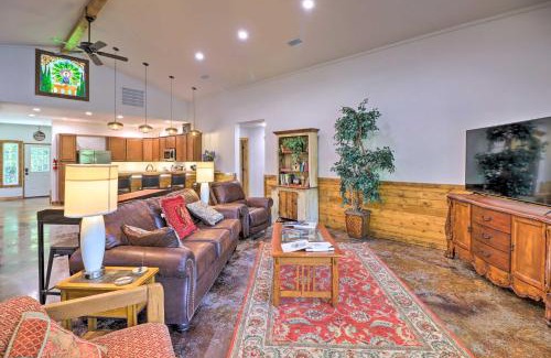 Lone Rock House | Riverfront Heaven on the White with Covered Patio!