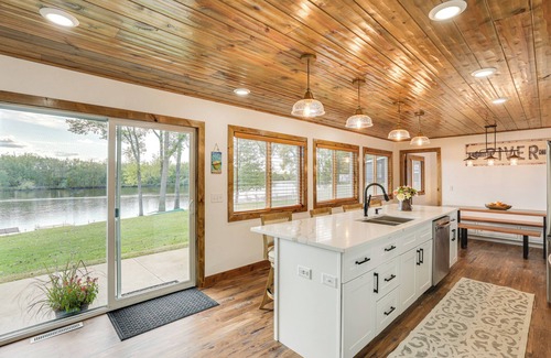 Wisconsin Dells Cabin | Riverfront Home w/Private Dock in Wisconsin Dells