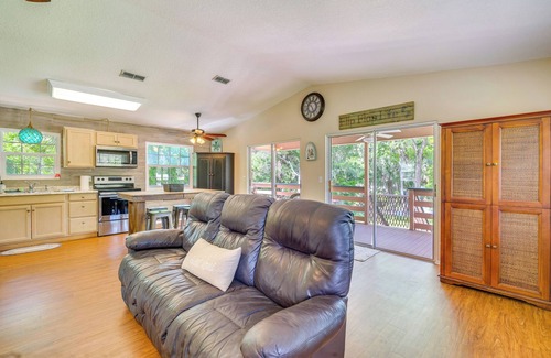 Crystal River House | Riverfront Inglis Duplex w/Shared Dock & Fire Pit