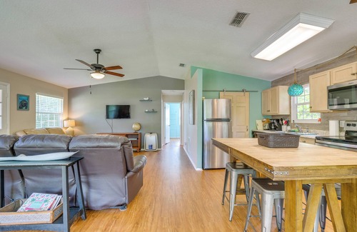 Crystal River House | Riverfront Inglis Duplex w/Shared Dock & Fire Pit