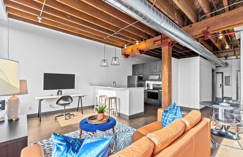 Downtown St. Louis Apartment | Riverfront Loft - Arch Views, Onsite Fitness Center